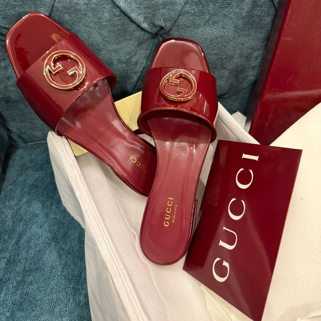 Woman Footwear