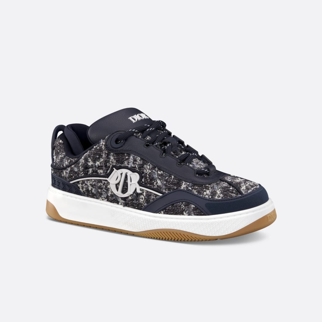 Stylish premium black sneakers with durable rubber sole and cushioned comfort