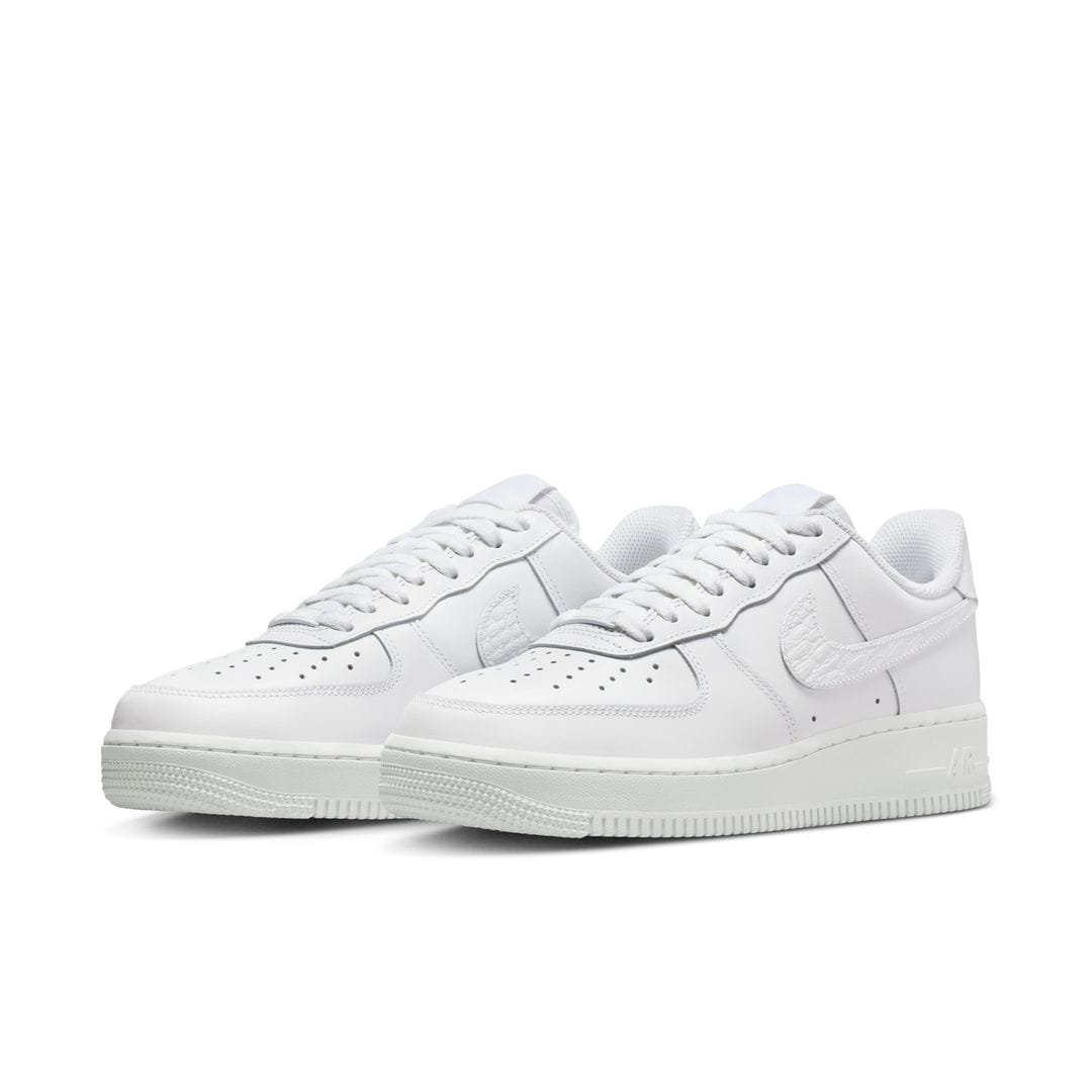 comfortable white sneakers for daily wear