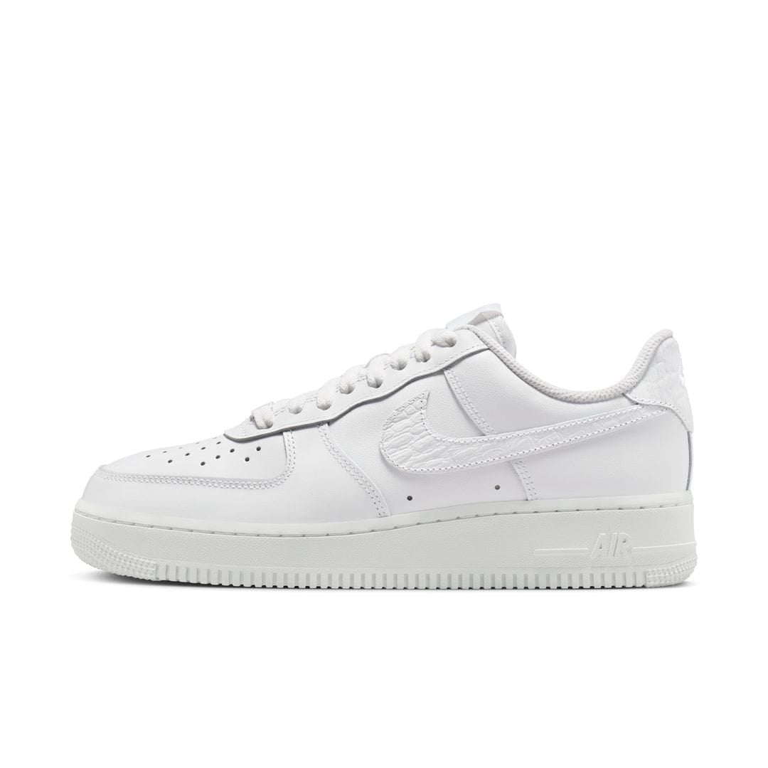 lightweight white sneakers breathable shoes